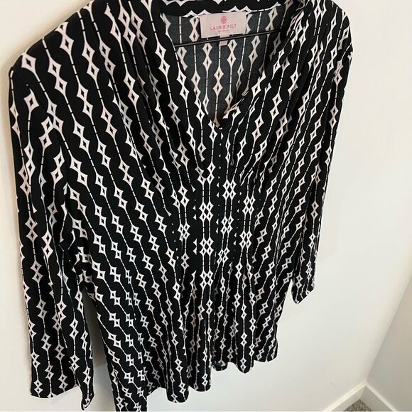 New Laurie Felt Cinched Front V-Neck Top | Size L - Picture 3 of 8